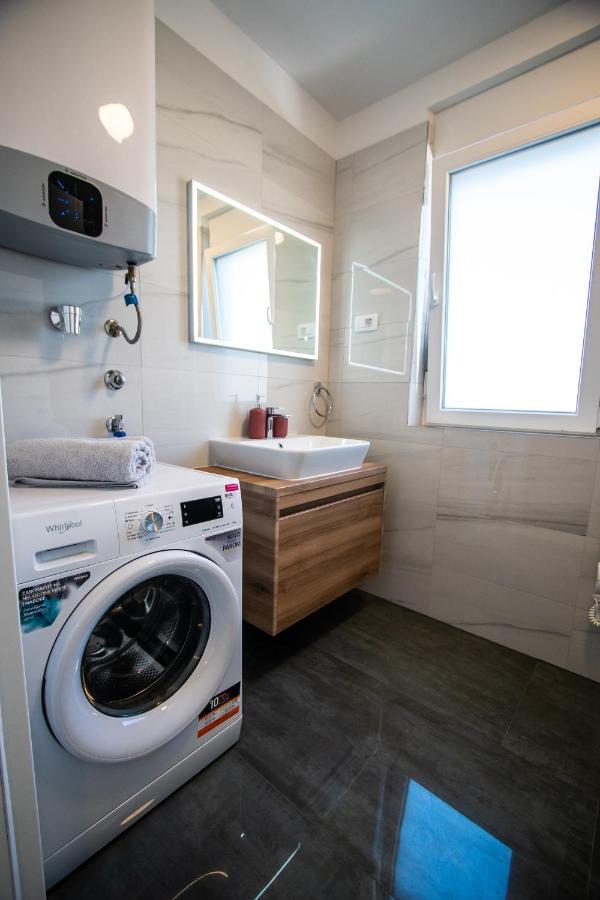 Appartement Azzurro - With Private Rooftop Jacuzzi