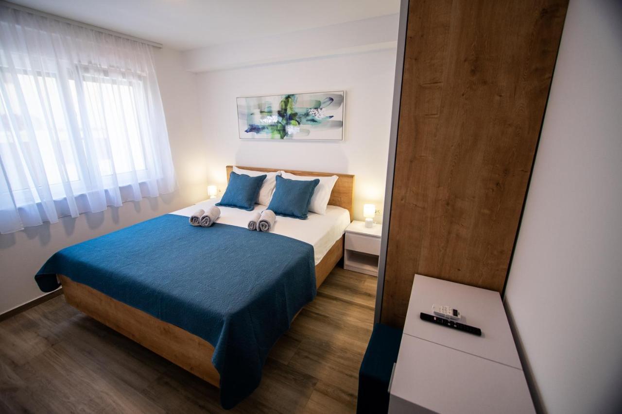 Appartement Azzurro - With Private Rooftop Jacuzzi *