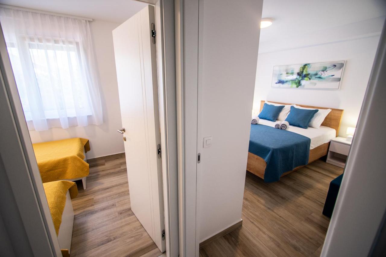 Azzurro - With Private Rooftop Jacuzzi Appartement *