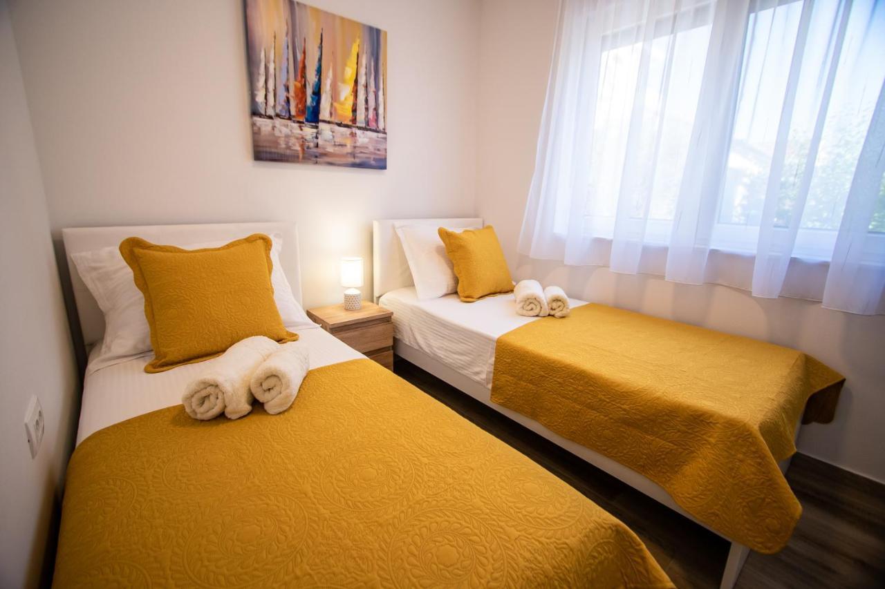 Appartement Azzurro - With Private Rooftop Jacuzzi Zadar