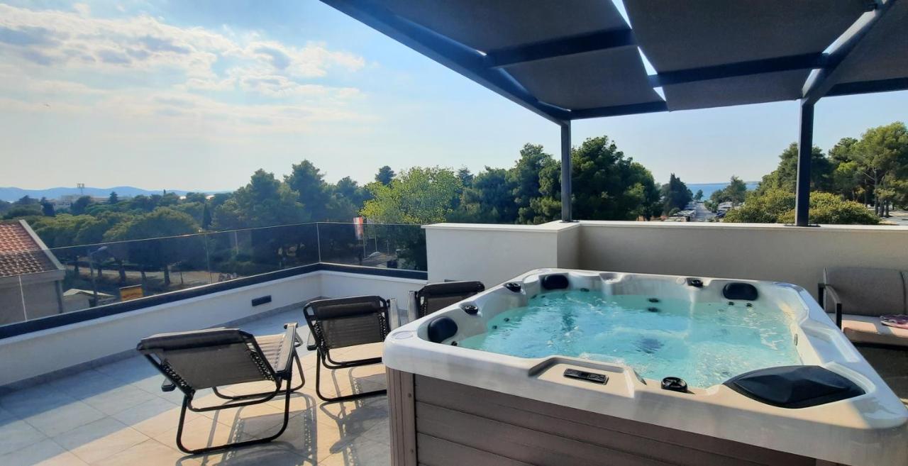 Appartement Azzurro - With Private Rooftop Jacuzzi