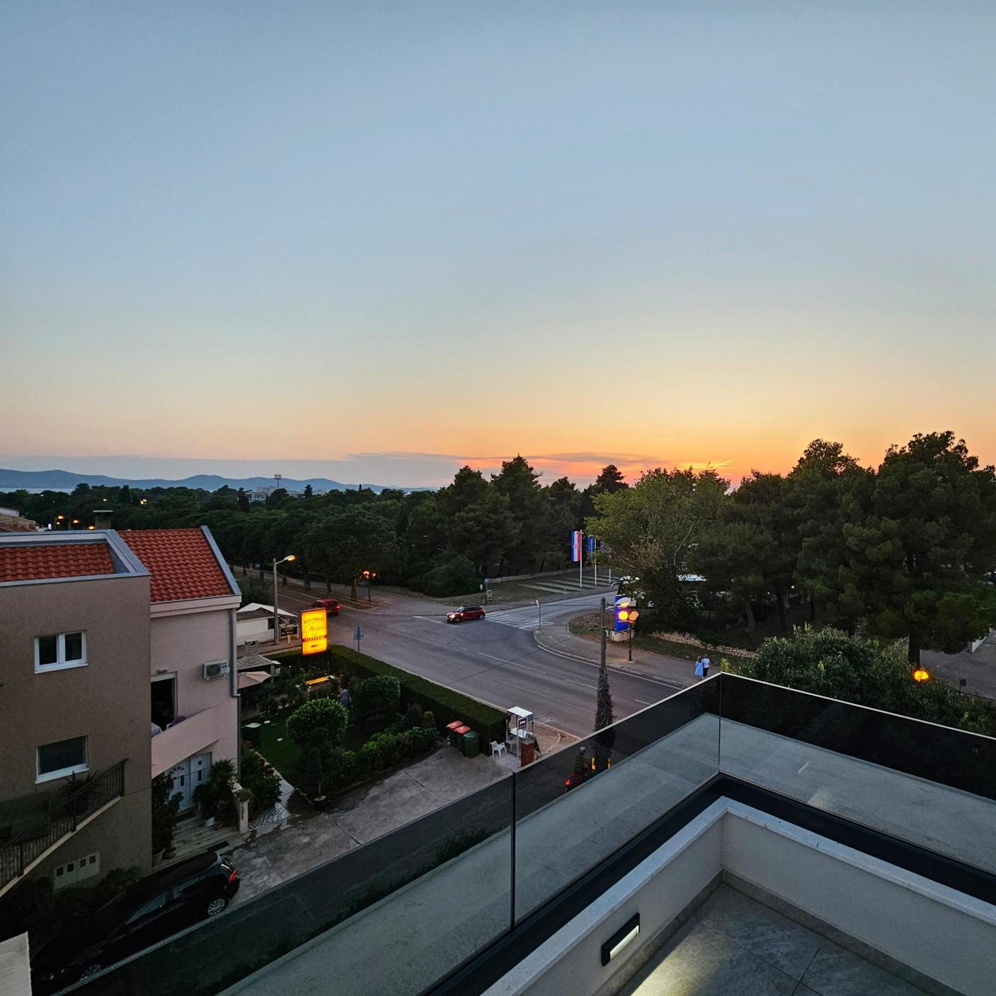 Appartement Azzurro - With Private Rooftop Jacuzzi Zadar